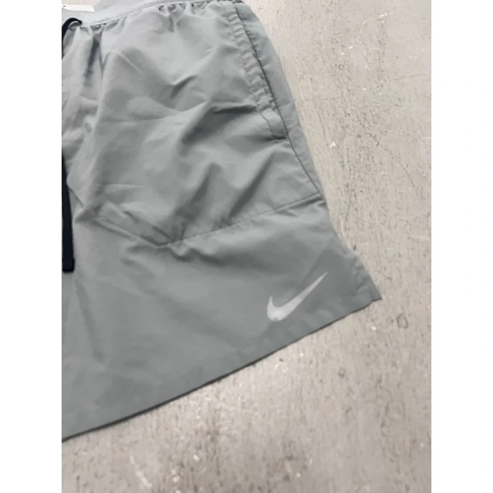 Nike Dri-Fit Stride Running Shorts Mens Medium Gray Drawstring Waist Activewear